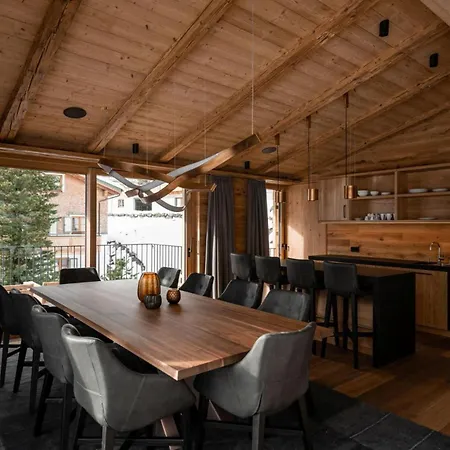 Luxury Ski-in Ski-out Home-lech With 5 Bedrooms